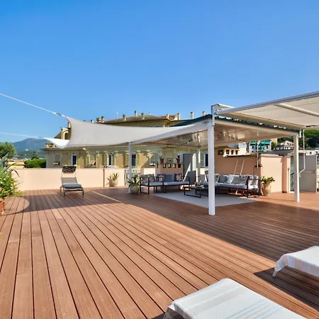 Lejlighed Ca' Muna - Sea View Penthouse, Private Rooftop, Walking To The